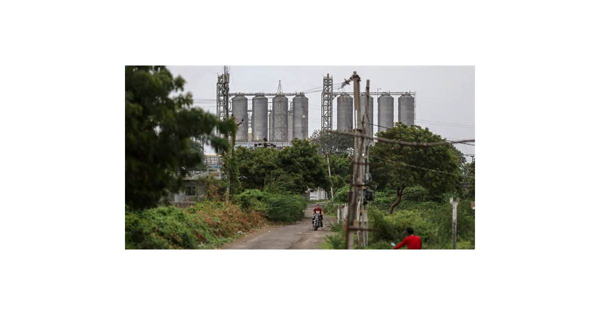Reliance Drives India’s Venezuela Oil Imports to Seven-Year High