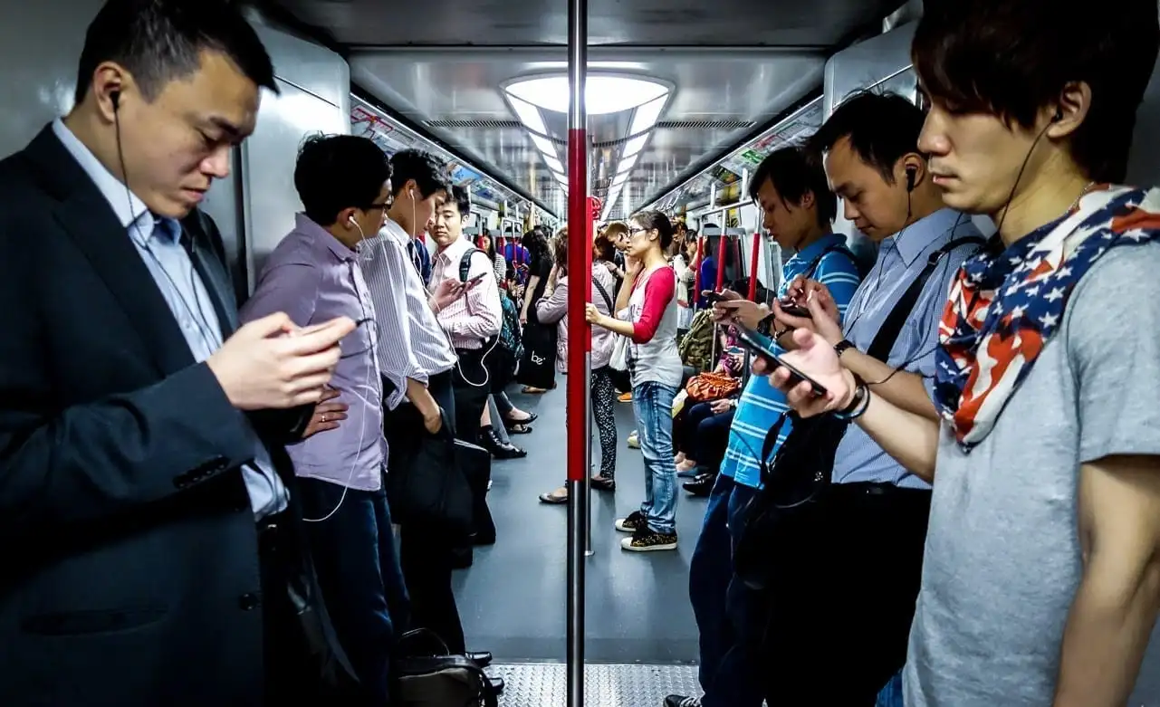 Philippines Unemployment Drops to 5.3% as Retail and Farming Add Jobs