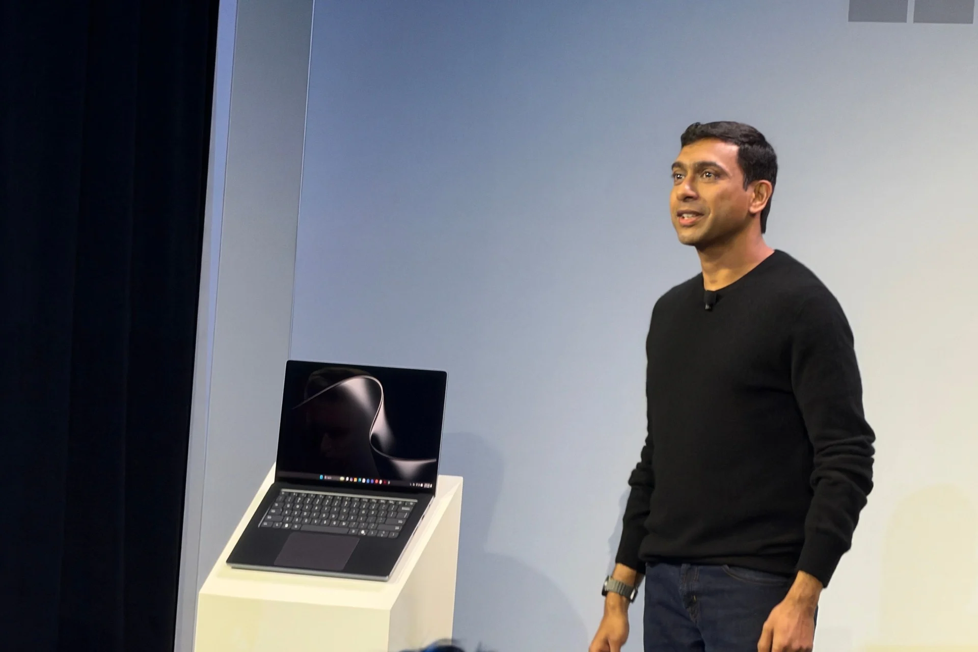 Microsoft’s Surface Laptop Ultra Wants to Bring the ‘Only Laptop You’ll Ever Need’ Experience to PCs