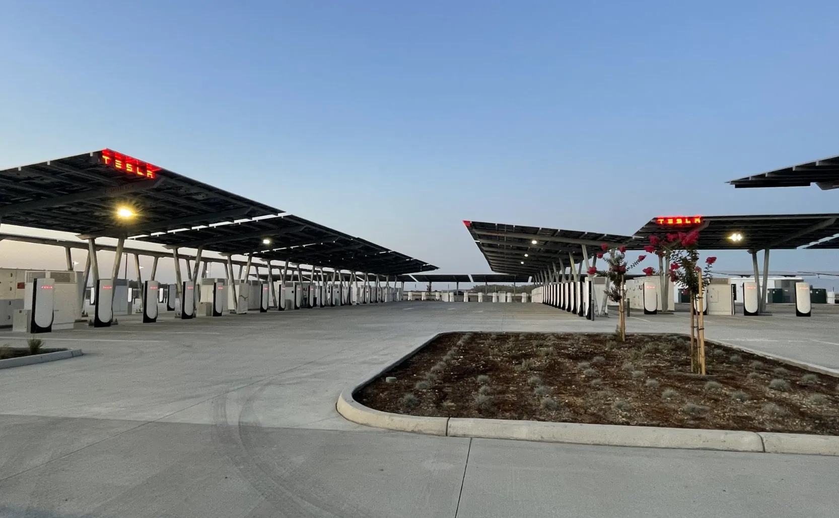 California offers up to $100,000 per port for EV fast chargers