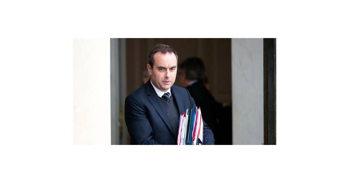 French Premier Vows Energy Price Curbs, Talks to Quell Protests