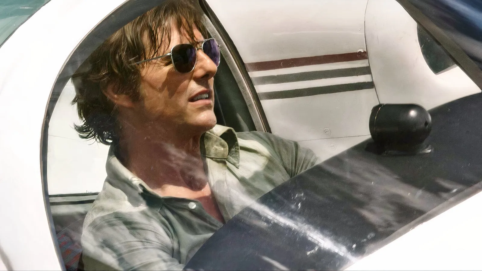 Tom Cruise's Coolest Movie Line Perfectly Sums Up His Wildest Character With 8 Words