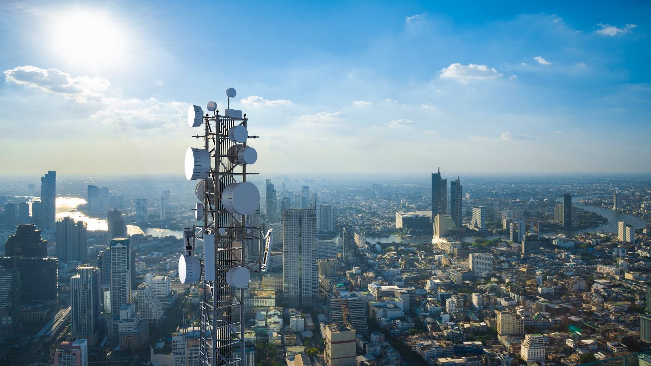 Don't rush into a new phone plan without checking their service first — these phone carriers offer free trials