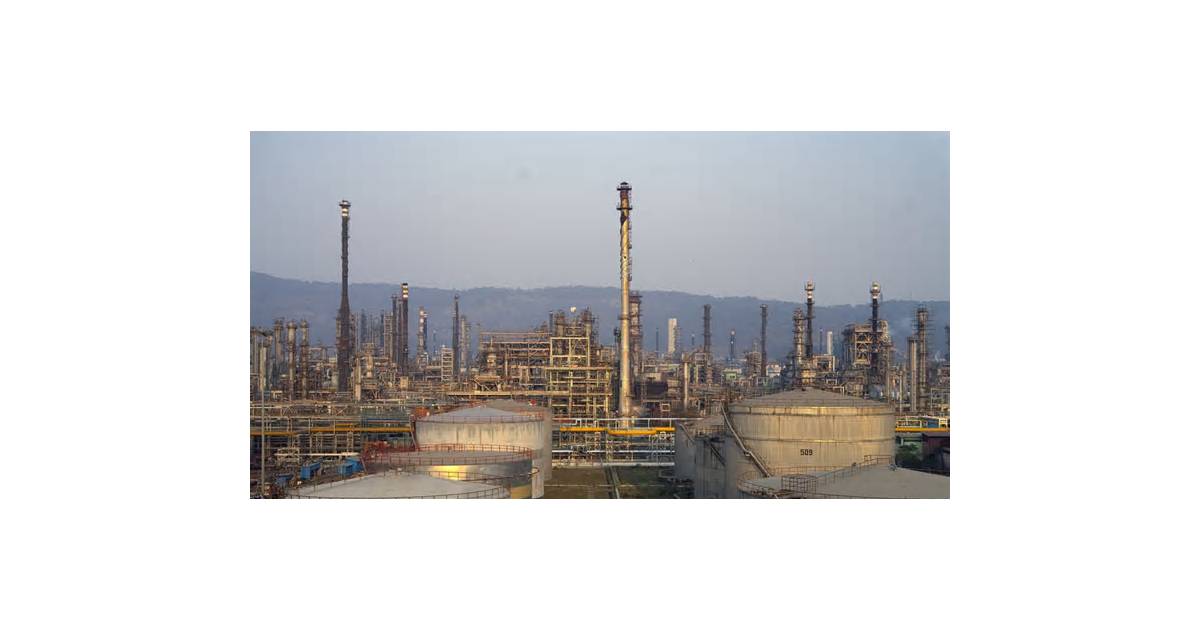 India Shuns Costly Russian Oil as Middle East Flows Recover