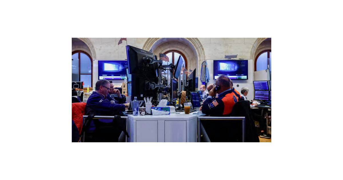 Wall St set to open lower as oil jump, high yields fuel inflation concerns