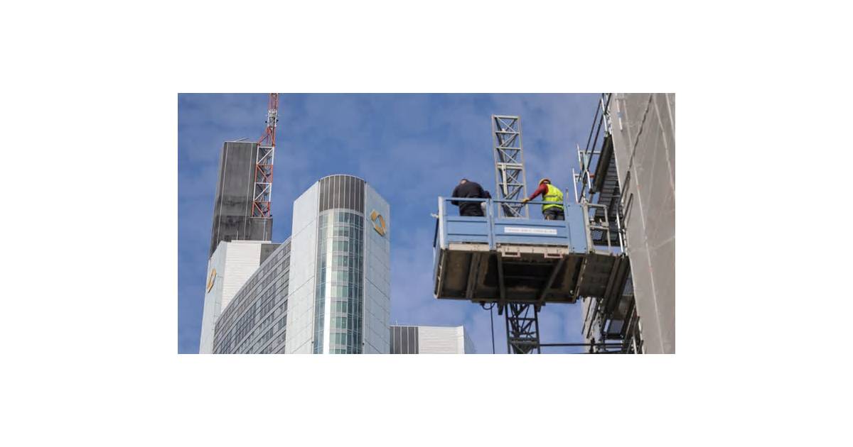 Commerzbank Tower Struggles for Funds, Leaving Future in Doubt