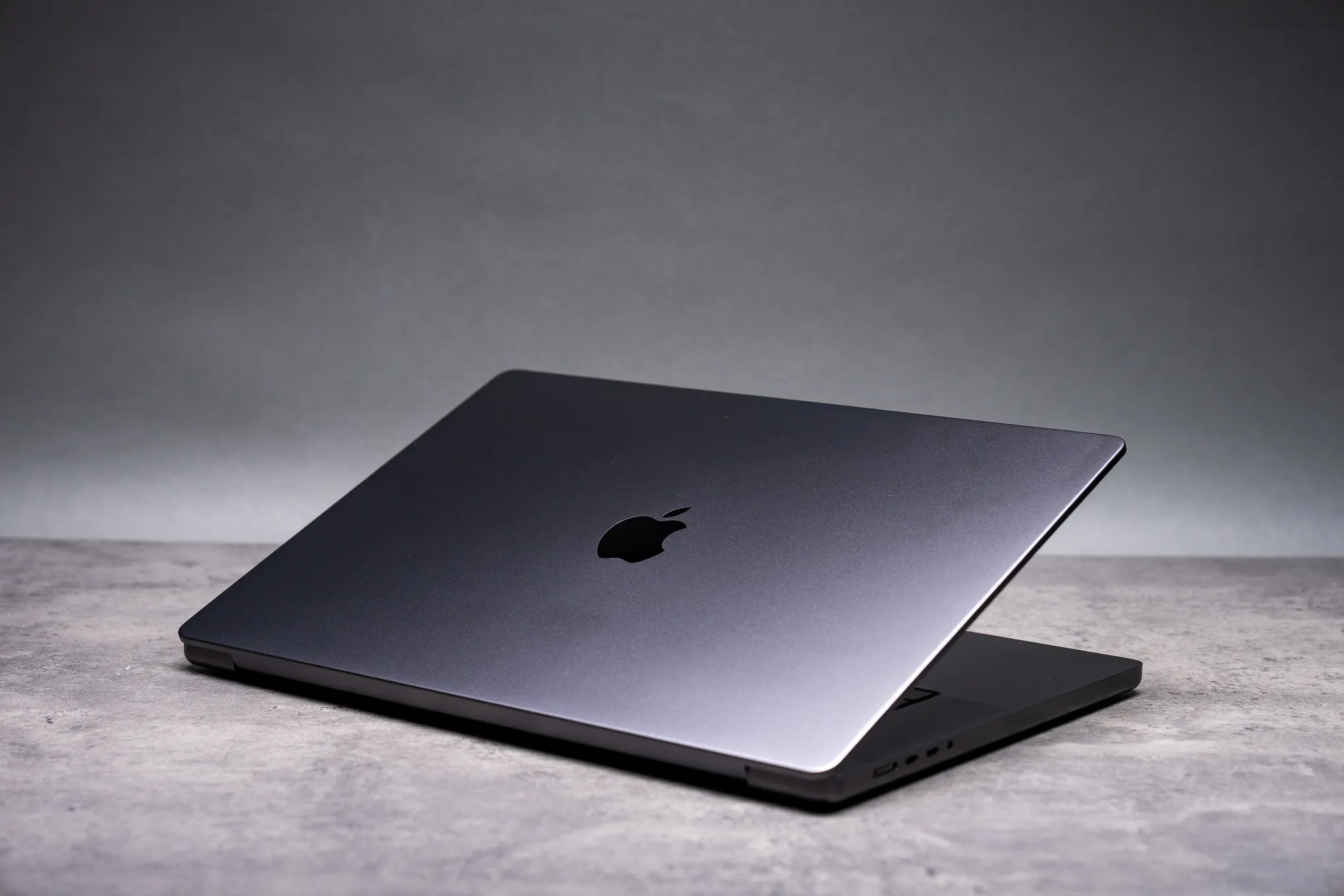 Apple will reportedly debut its first touchscreen MacBook in three weeks