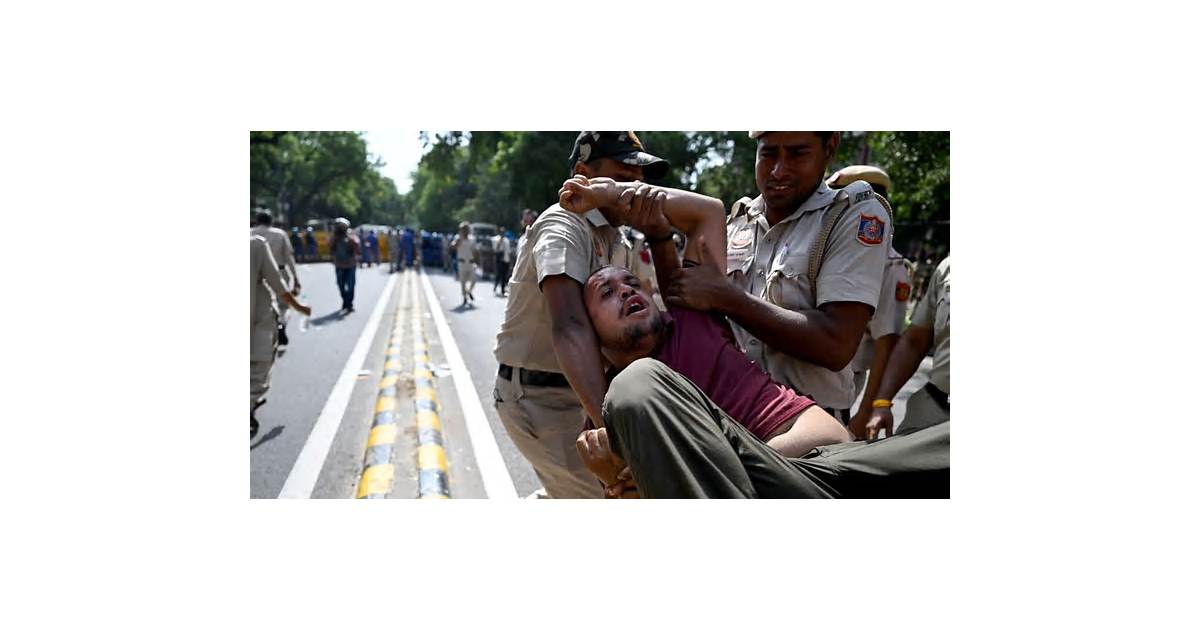 India’s Controversial Voter-Roll Changes Drive Protest Movements