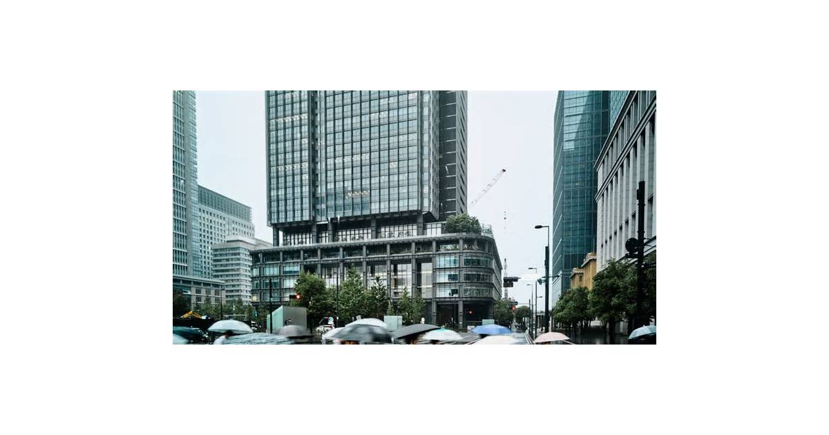 Global Banks Bolster Japan Debt Teams as Bond Issuance Booms