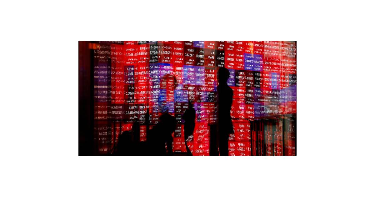 Tech stocks struggle on AI spending worries, elevated yields
