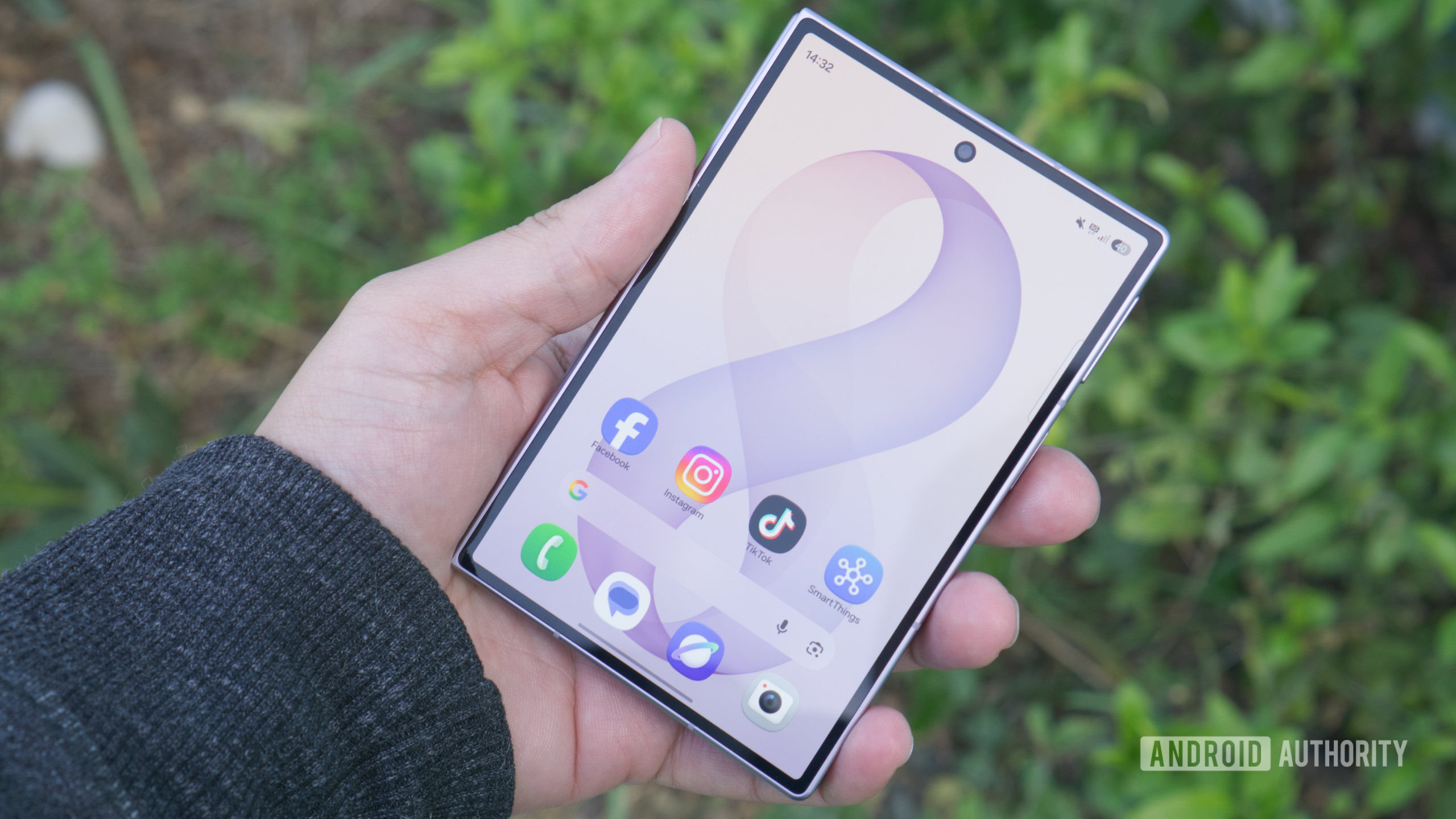 Another Android flagship is embracing the wide-format trend, but with a twist