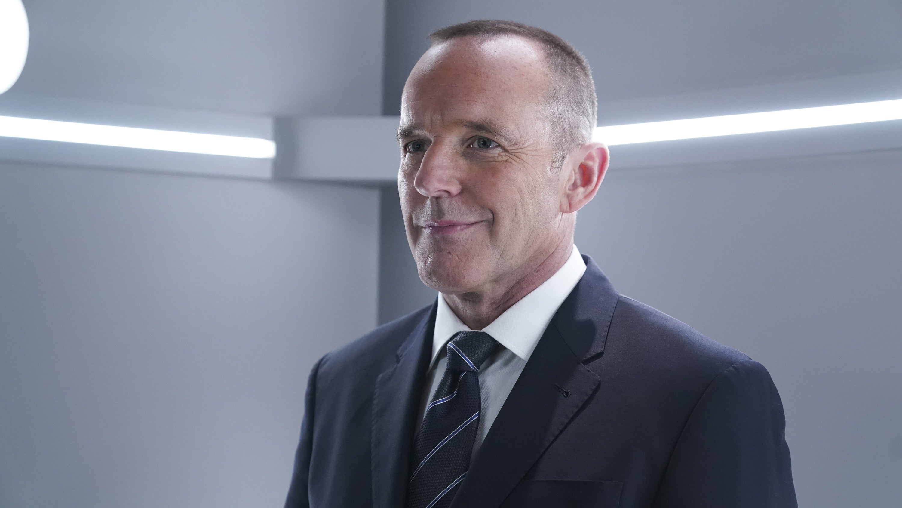 Agent Coulson Actor Teases Link to Just-Announced Marvel TV Show, Zodiac