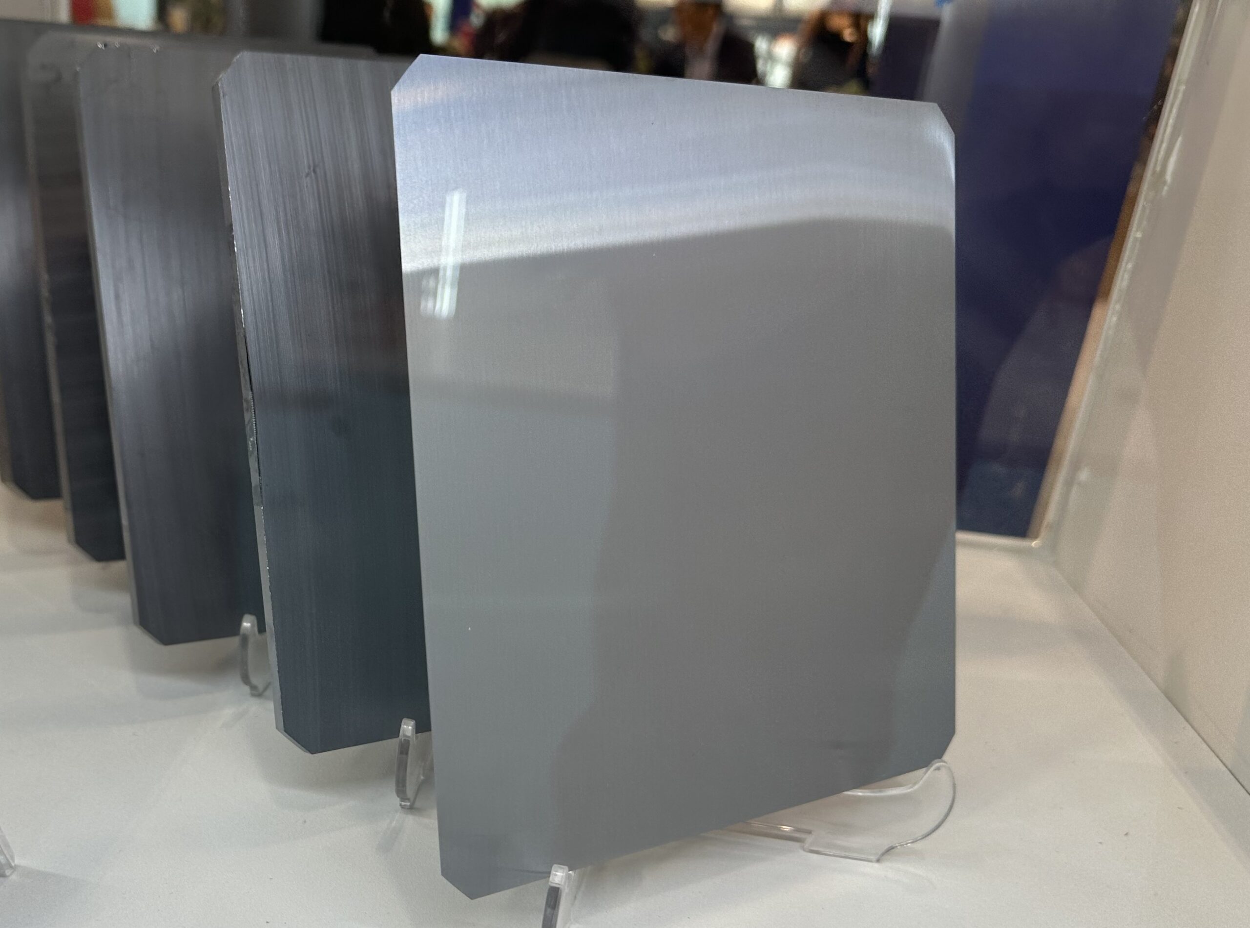 China wafer prices hold steady amid divergent output plans and looming polysilicon cuts