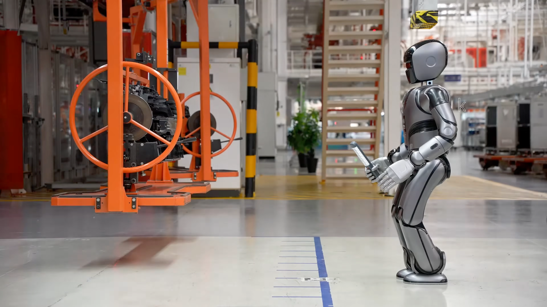 Chinese humanoid robots set to take on logistics jobs at Volkswagen factories