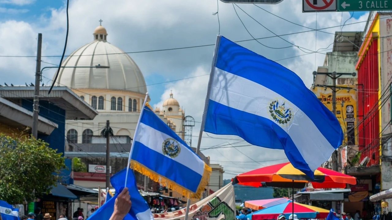 Former Visa and JPMorgan Execs Take Over El Salvador’s Chivo Wallet