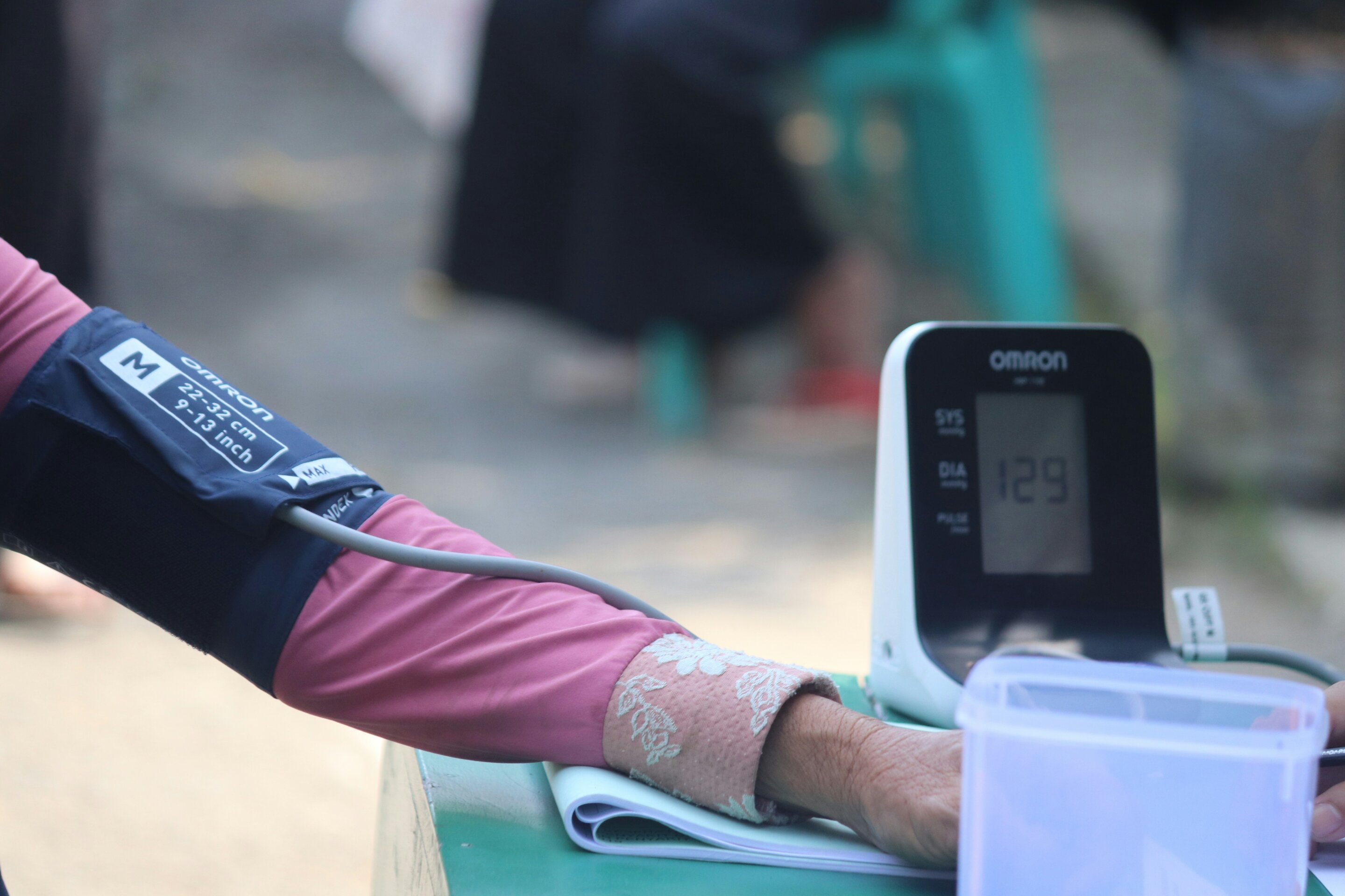 Elderly adults with masked high blood pressure linked to higher risk of falls