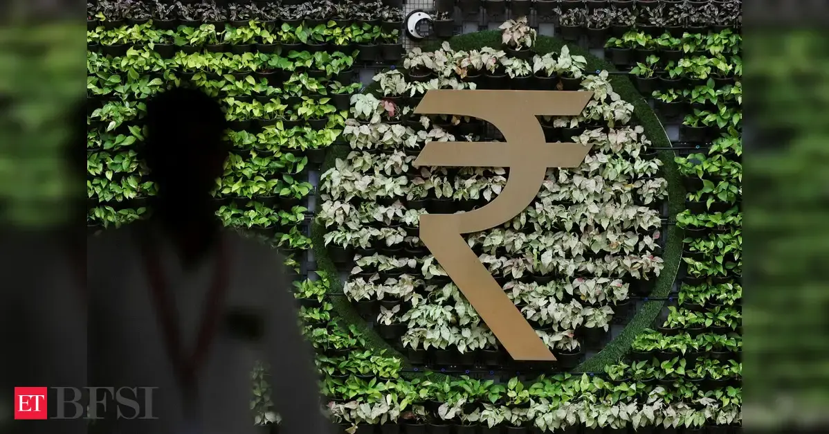 RBI opens special dollar window for 3 oil PSUs, tightens forex derivative rules