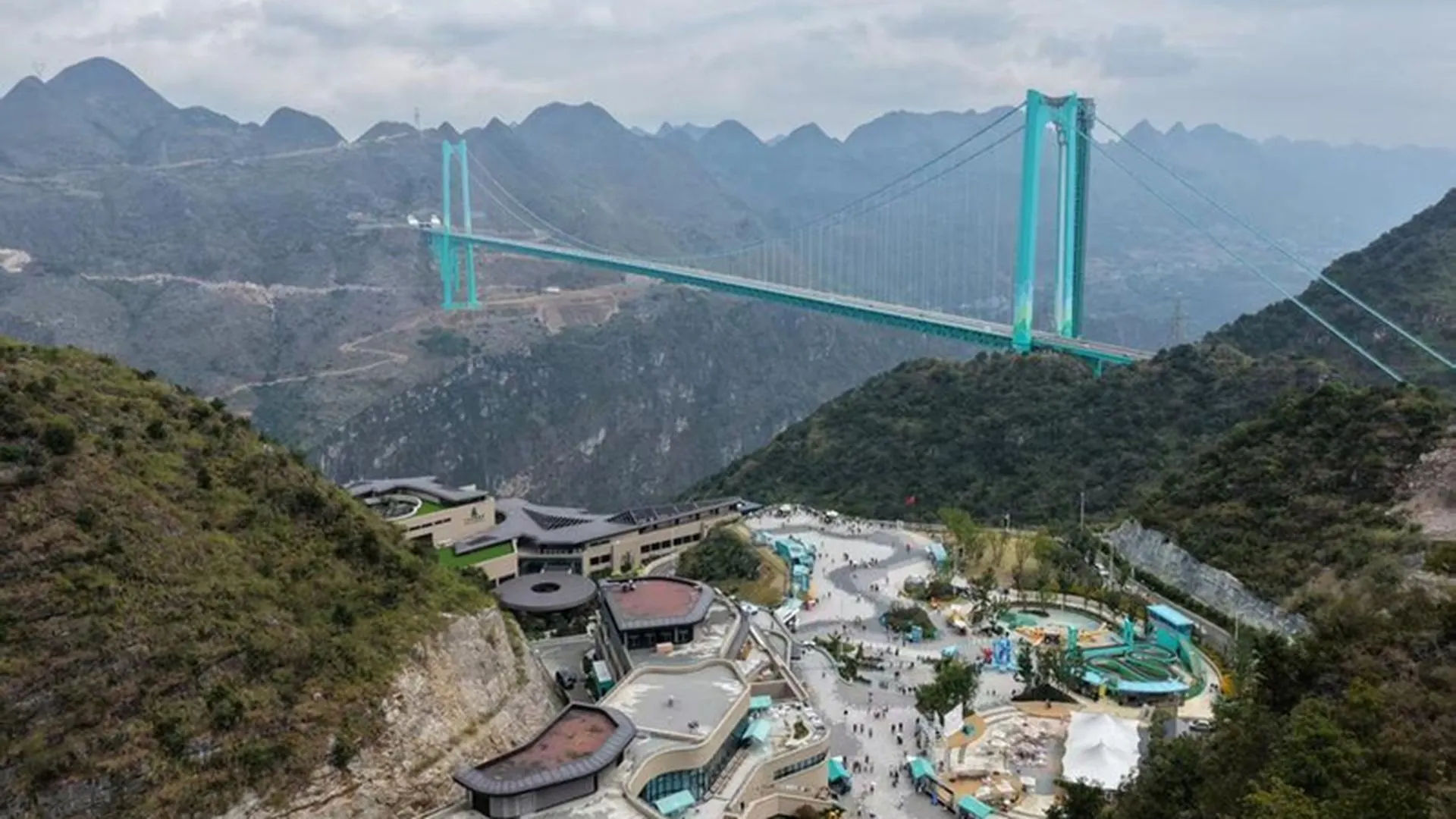 World’s highest bridge at 2,050 feet turns advanced steel truss into extreme tourism hub