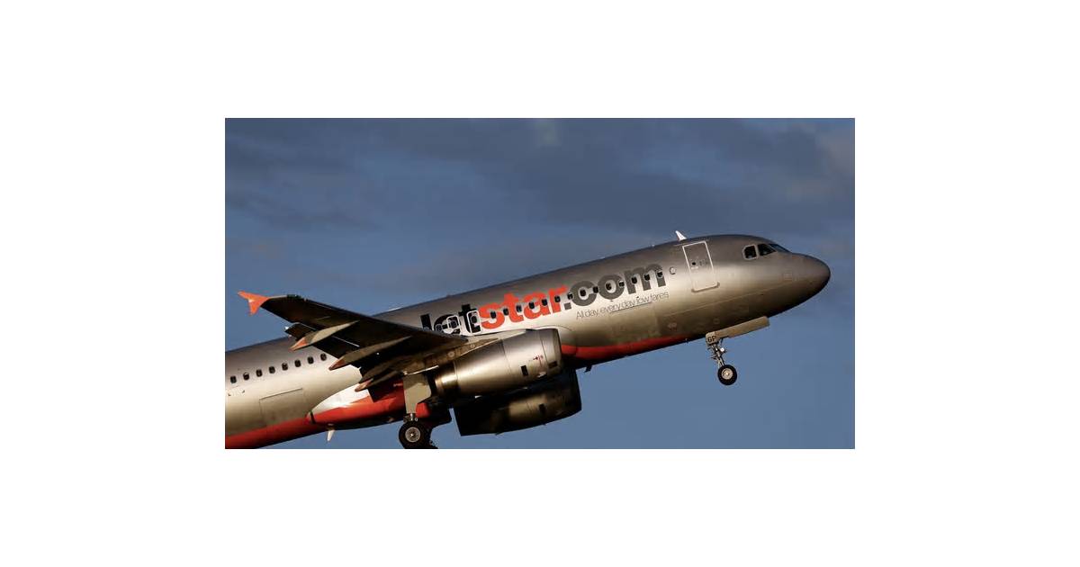 Jetstar Plane Nearly Collides With Van at Australian Airport