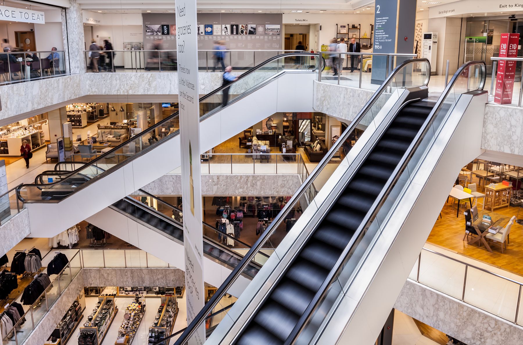 Department stores gain ground as digital-only fashion retailers lose share ahead of Golden Quarter