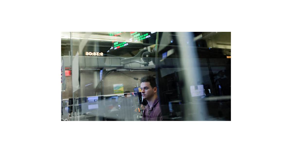 Wall Street's big but narrow rally: 4 in 10 S&P stocks are down this year