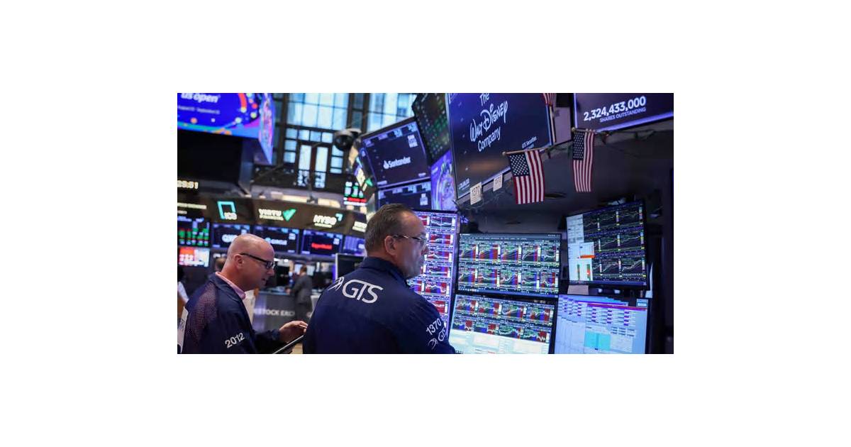 Goldman Strategists Upgrade Global Stocks on Earnings Boost