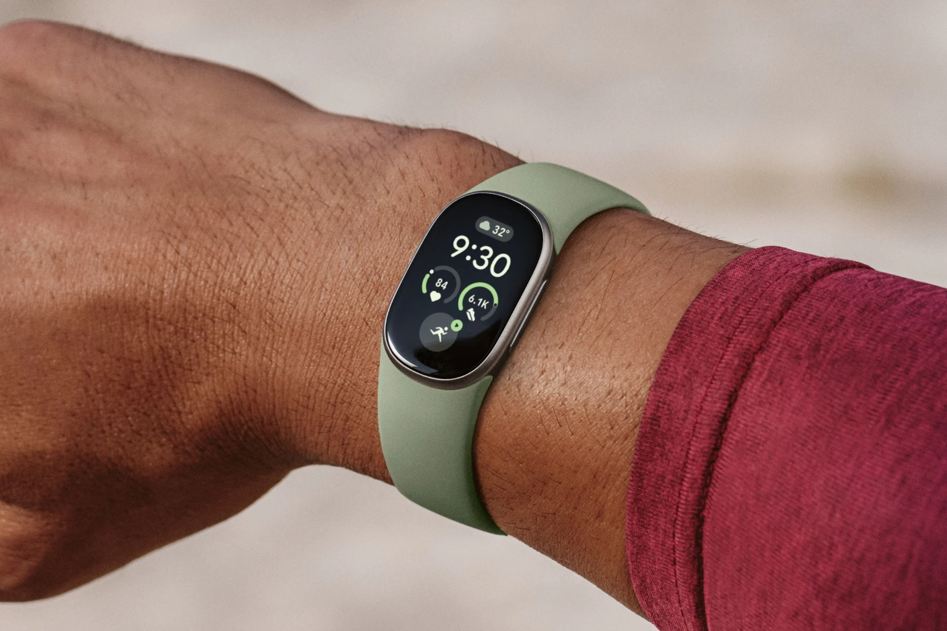 Google’s Fitbit Edge Sits Between a Fitbit Air and Pixel Watch 5