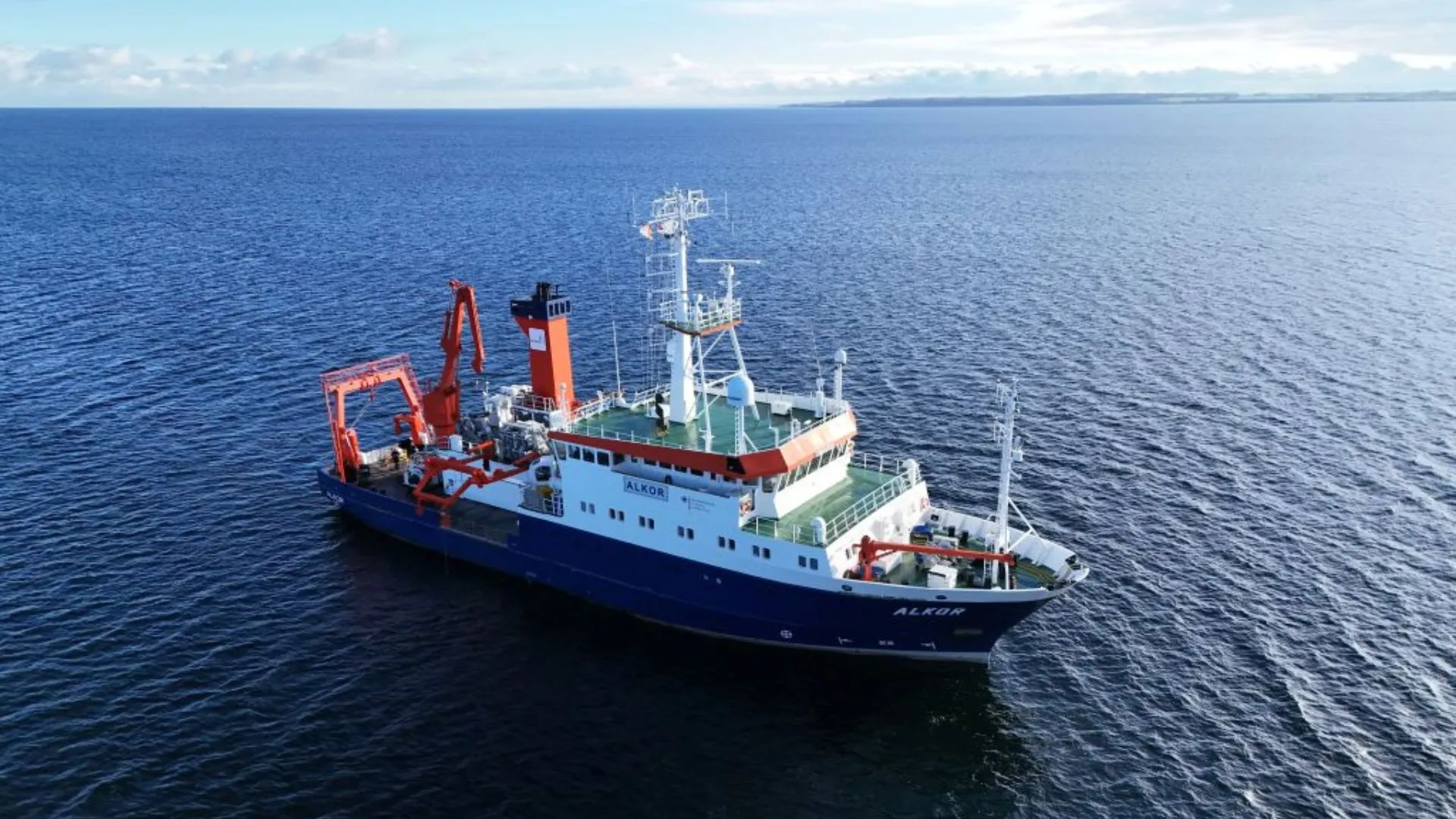 China plans giant 11,000-ton ship to drill into seabed at depths of 16,400 feet
