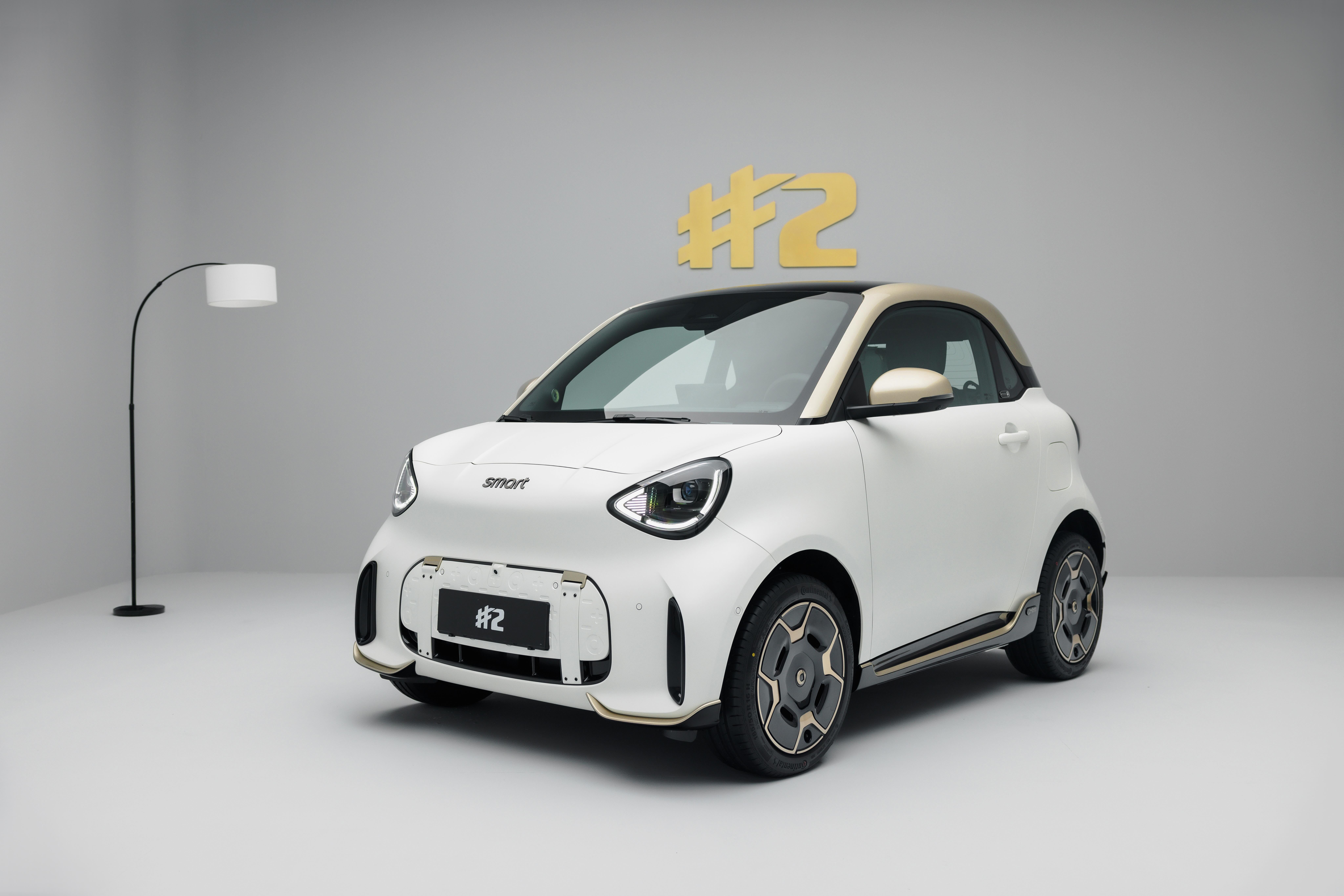 Smart #2 Is an Ultracompact City Car with Mercedes-Benz Style