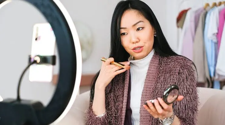 Pakistan Ad Market Shifts to Influencers as Social Media Reaches 80 Million Users