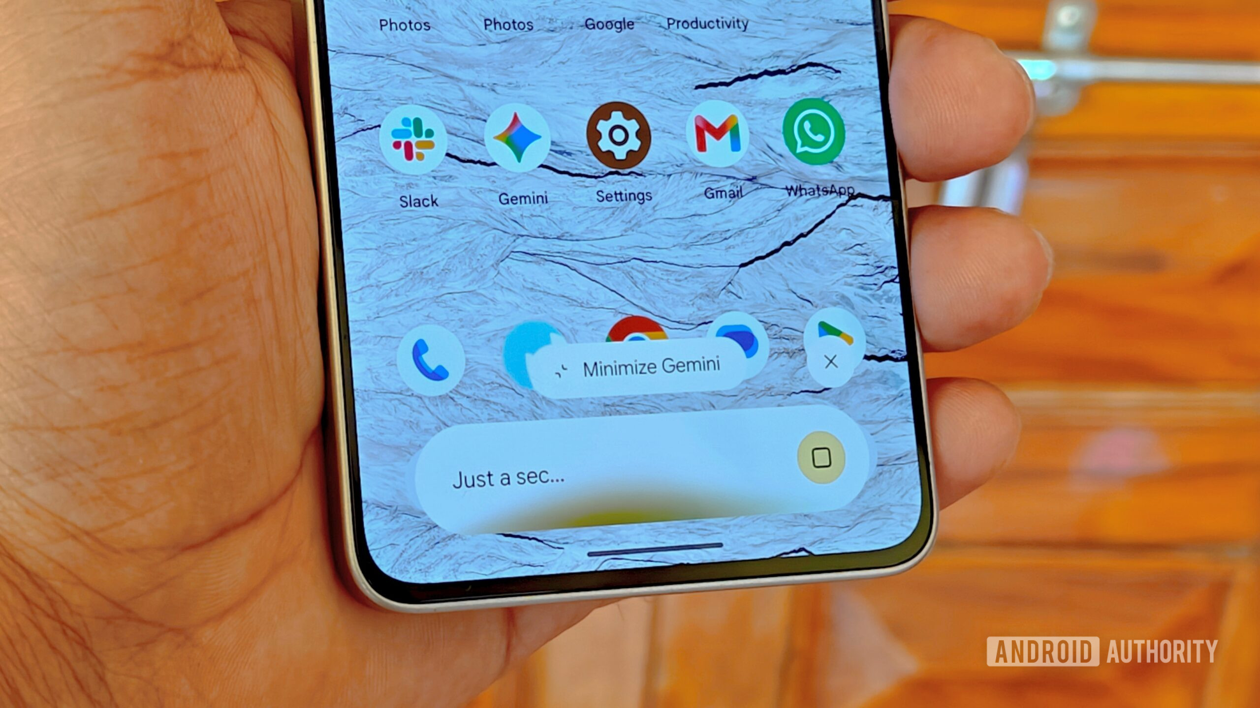 Gemini’s floating overlay may soon help you ‘Shop this’ right from your screen