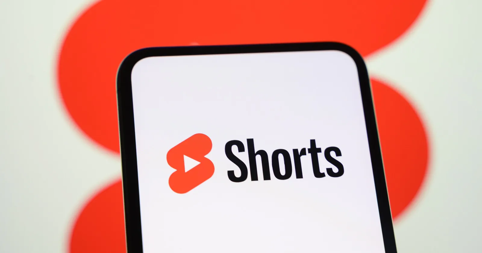 YouTube To Test Ask YouTube Inside The Shorts Player via @sejournal, @MattGSouthern