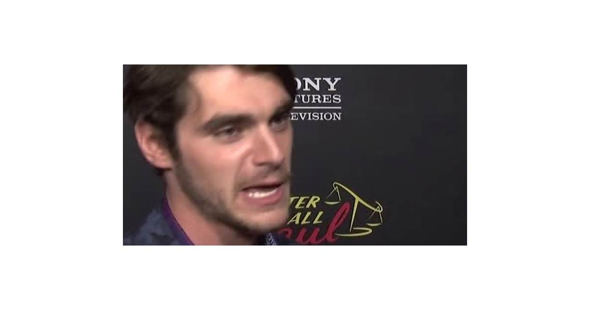 'Breaking Bad' star RJ Mitte dies at 34, representatives say