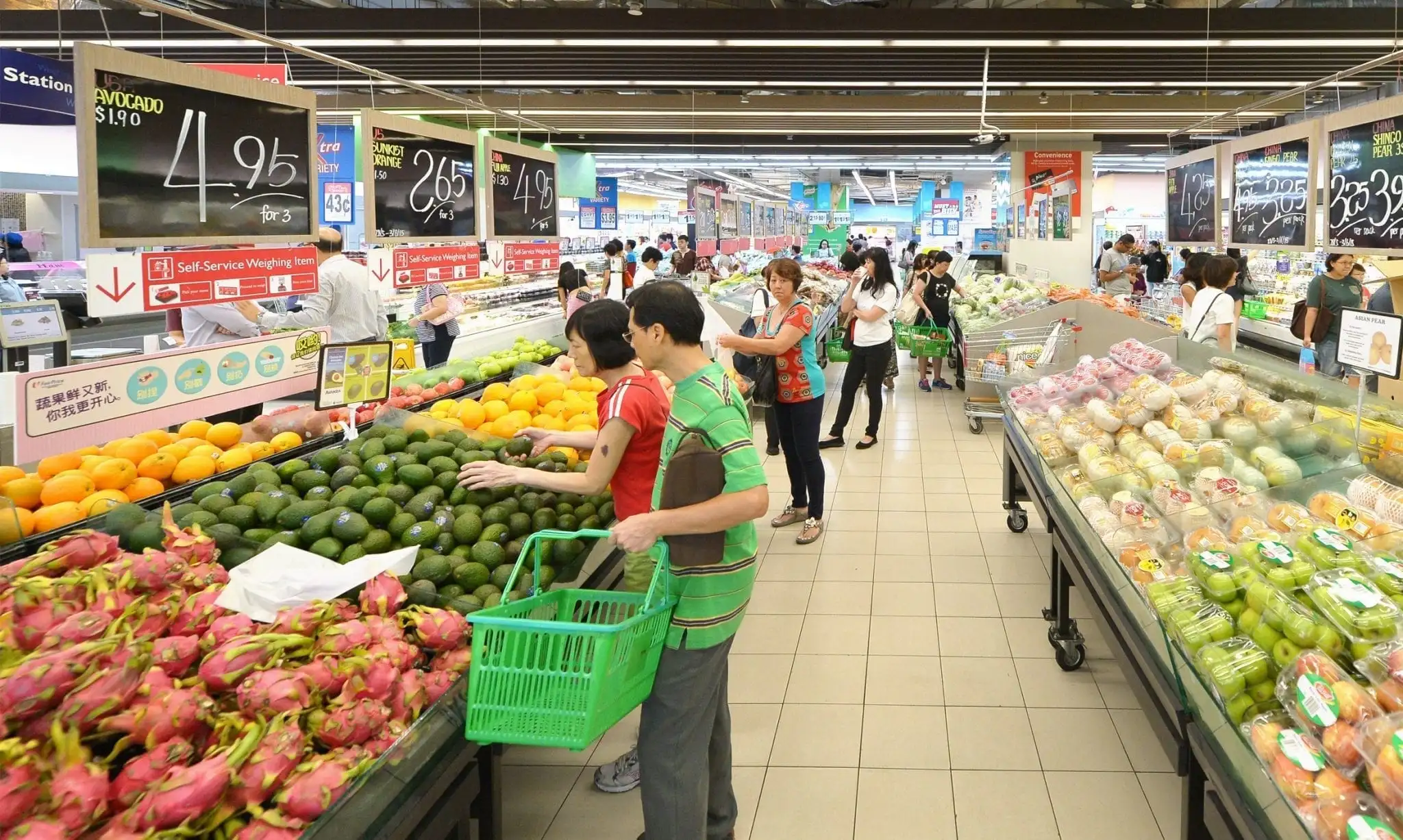 FairPrice Deploys 3,000 Smart Trolleys as Retailers Turn to In-Store Media
