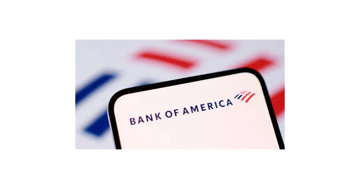 Bank of America loses bankers, tells staff of big ambition, continued hiring