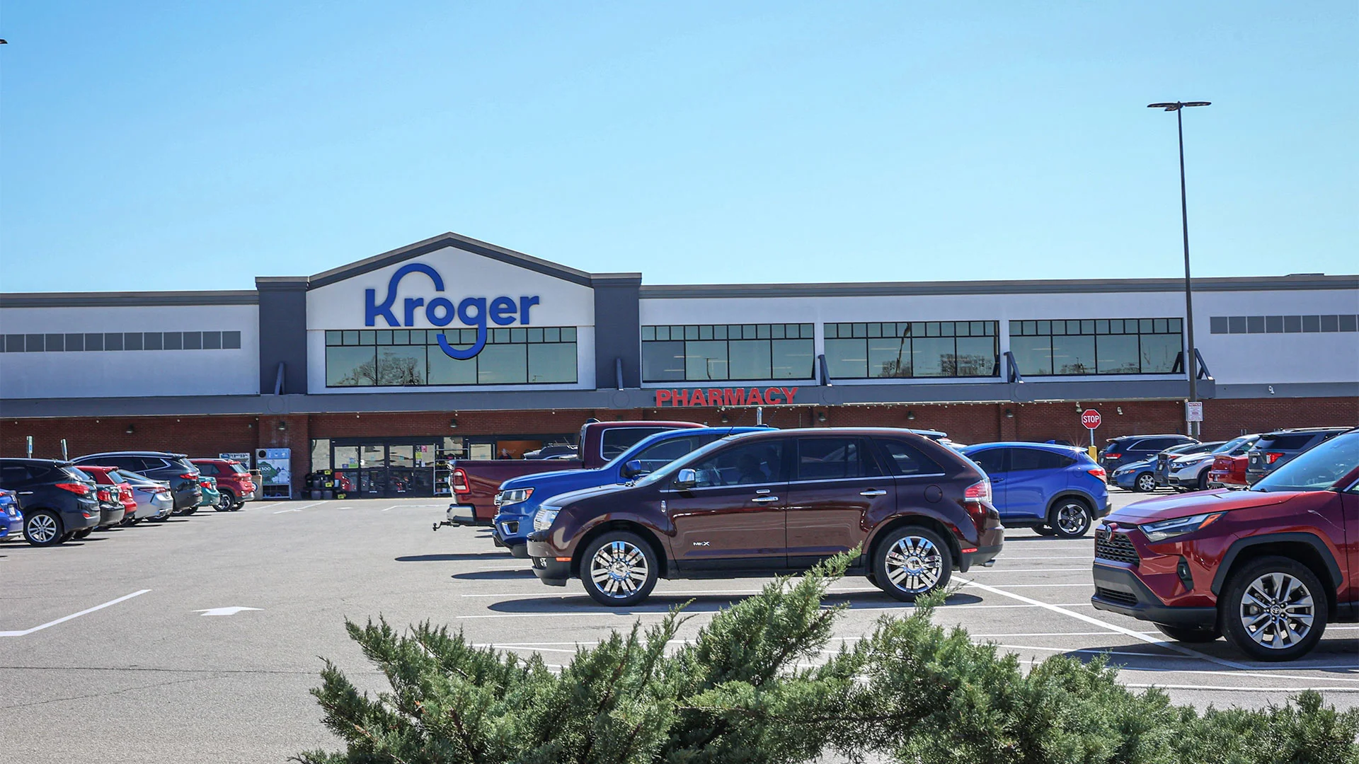 Kroger layoffs: Grocery giant will slash thousands of corporate jobs as CEO asserts need for ‘faster decisions’