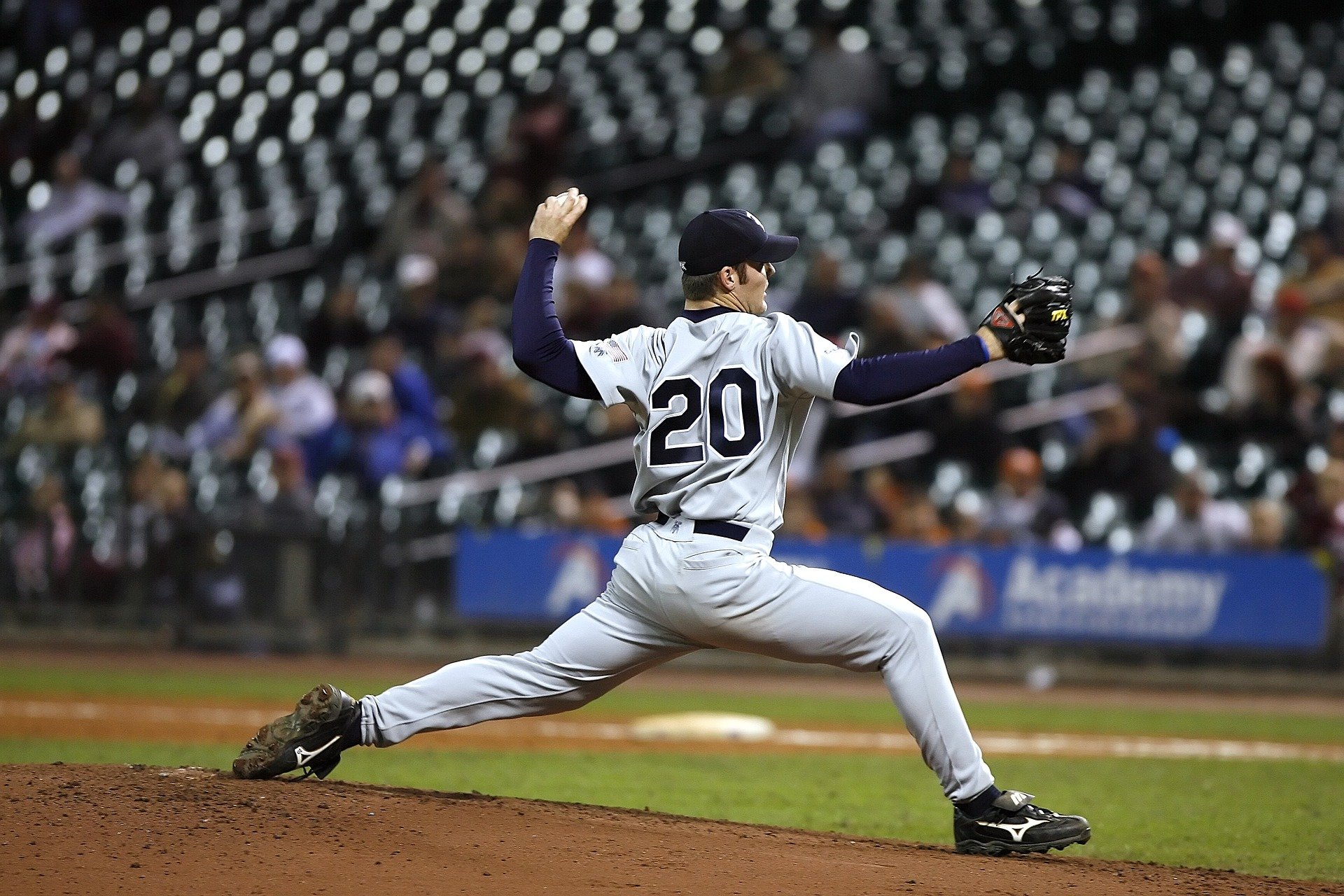 Neck stiffness puts pitchers at risk of throwing-related injuries
