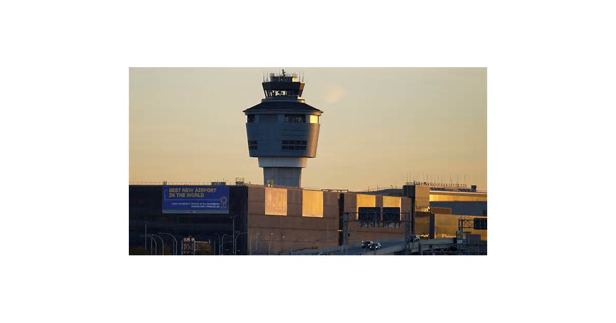 Lawmakers ask FAA to pause use of new AI tool in DC-area flight management