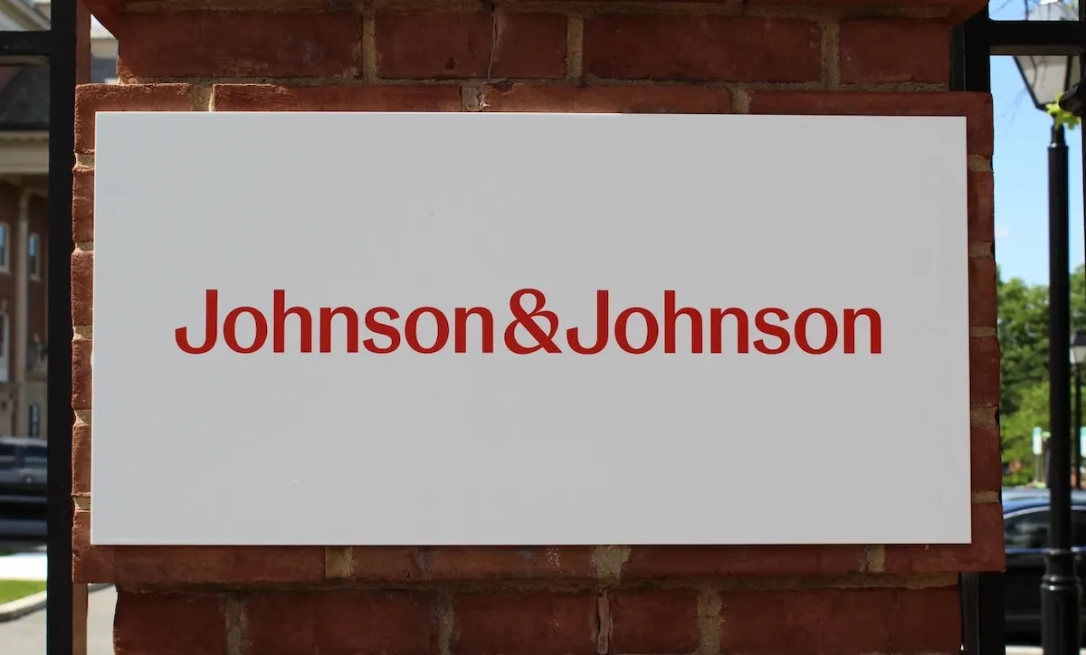 J&J Spotlights FDA-Approved Surgical Robot Amid $100 Billion Revenue Push