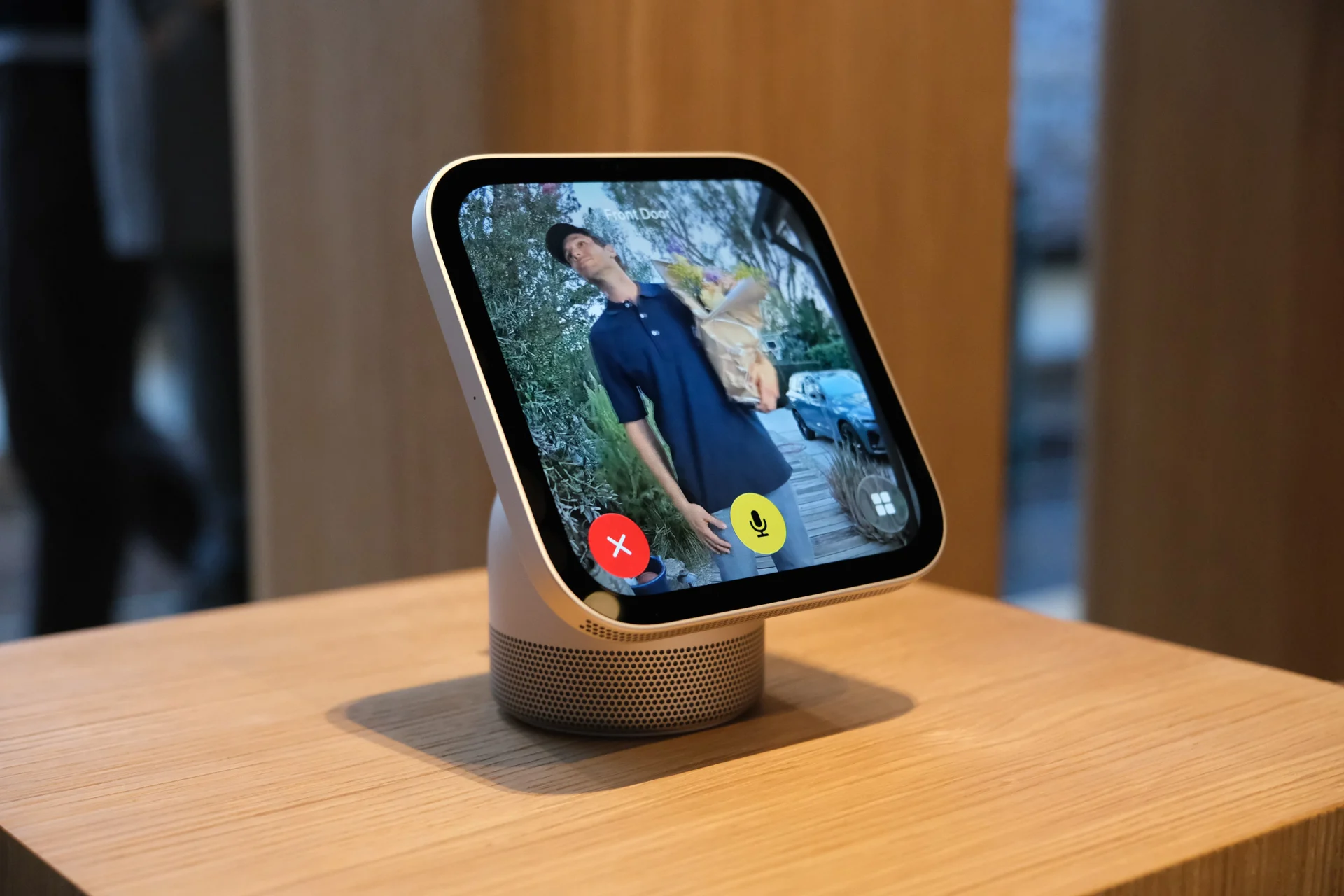 Apple HomeView Hands-On: It’s Pretty Damn Cute, but Do You Need One?