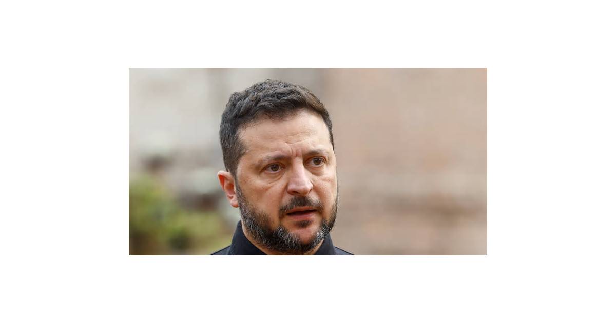 Zelenskiy seeks new talks with US envoys on ending Russia war