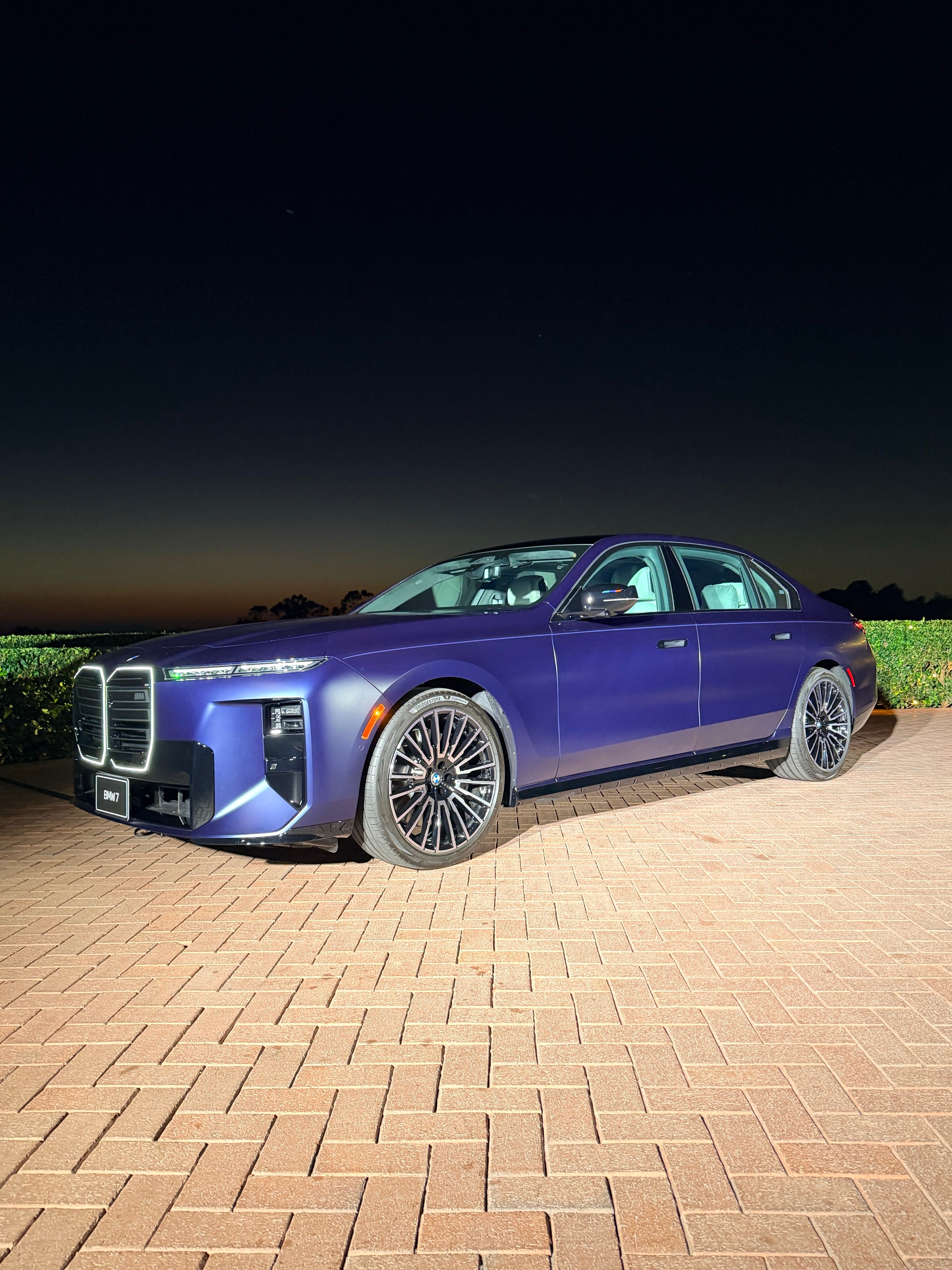 2027 BMW M760 Brings the V-8 Back to the Brand’s Big Luxury Sedan