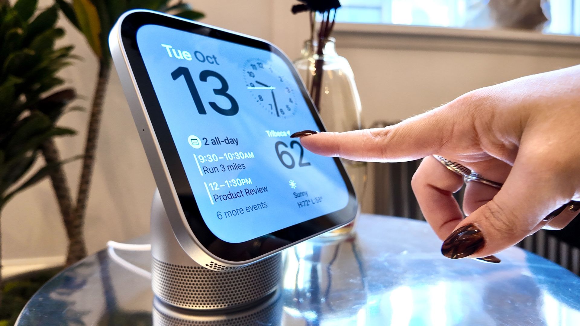 Apple's HomeView isn't reinventing smart displays — it's fixing what made me abandon my Amazon Echo Shows