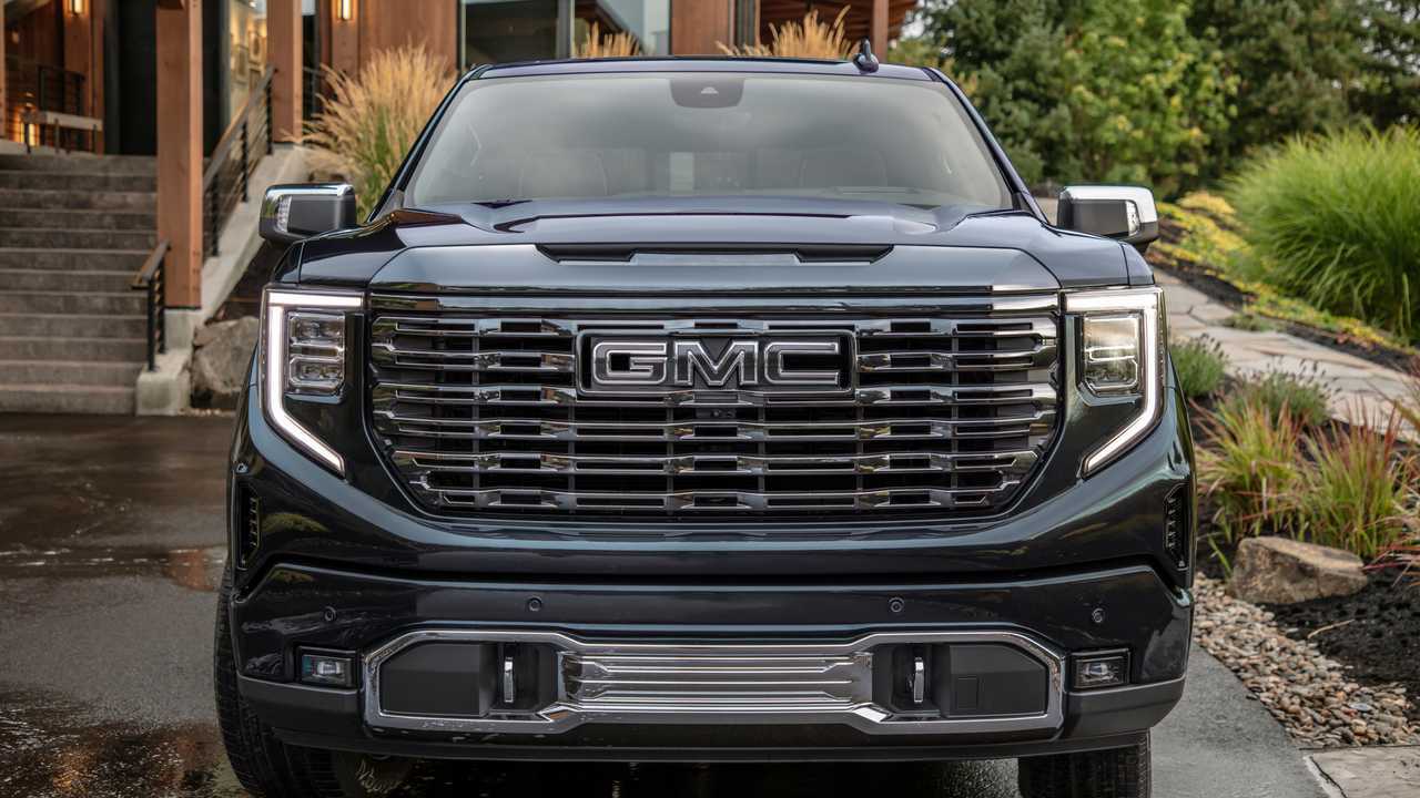 Over 535,000 GMC Sierra Trucks Investigated For Grille Parts Flying Off
