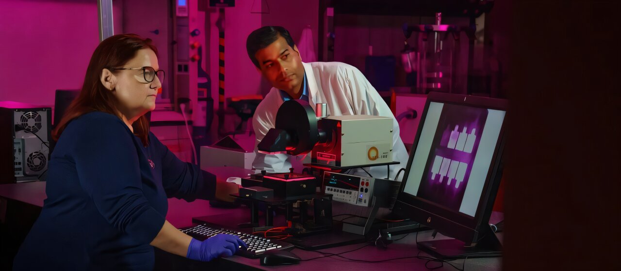 Engineers develop wearable solar device to power soldiers' gear in the field
