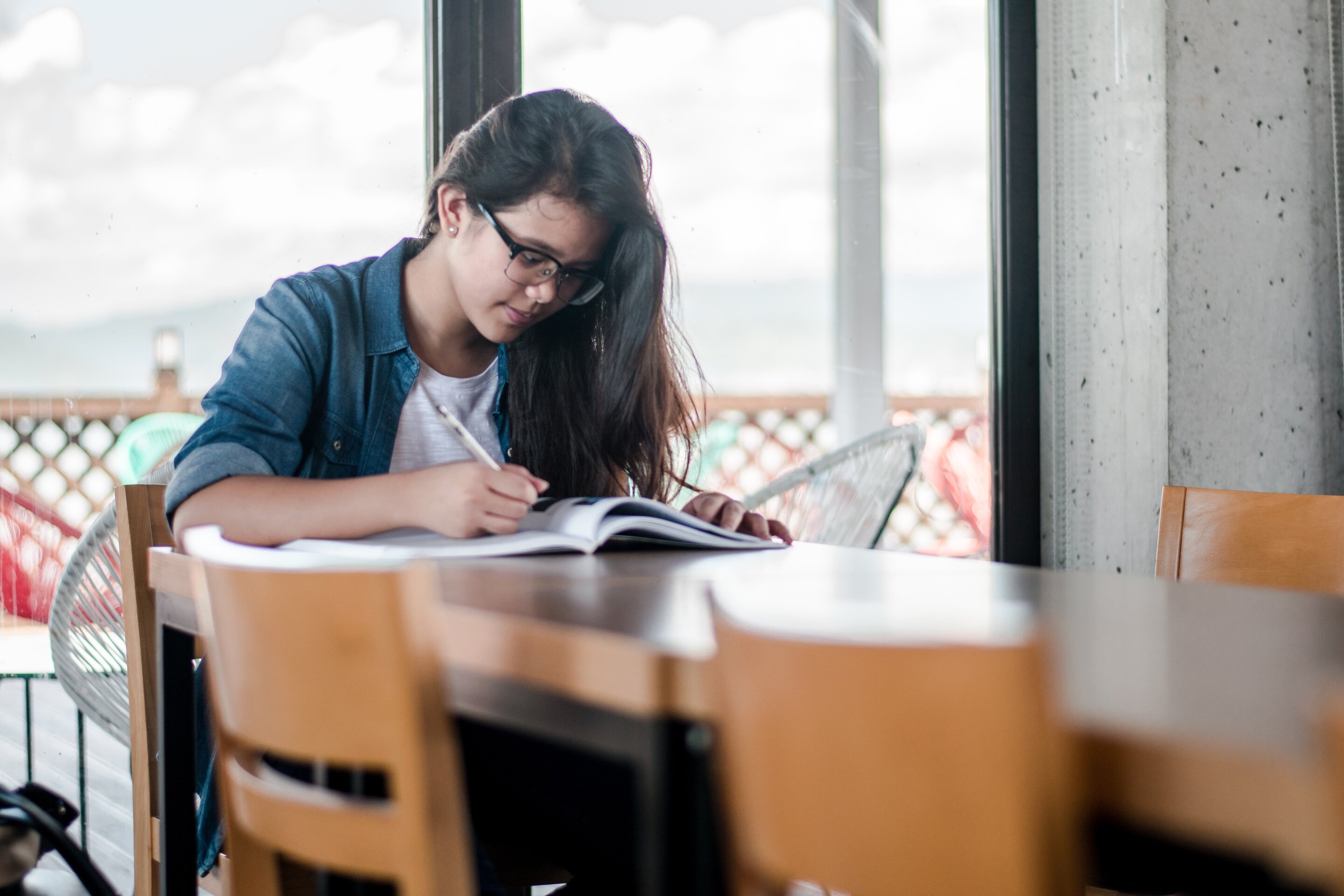 New research shows migrant girls among hardest hit as teen mental health declines across Canada