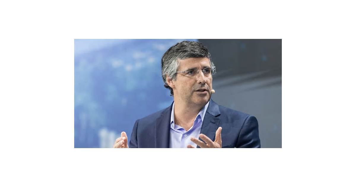 Elite empresarial busca aproximação com Flávio Bolsonaro