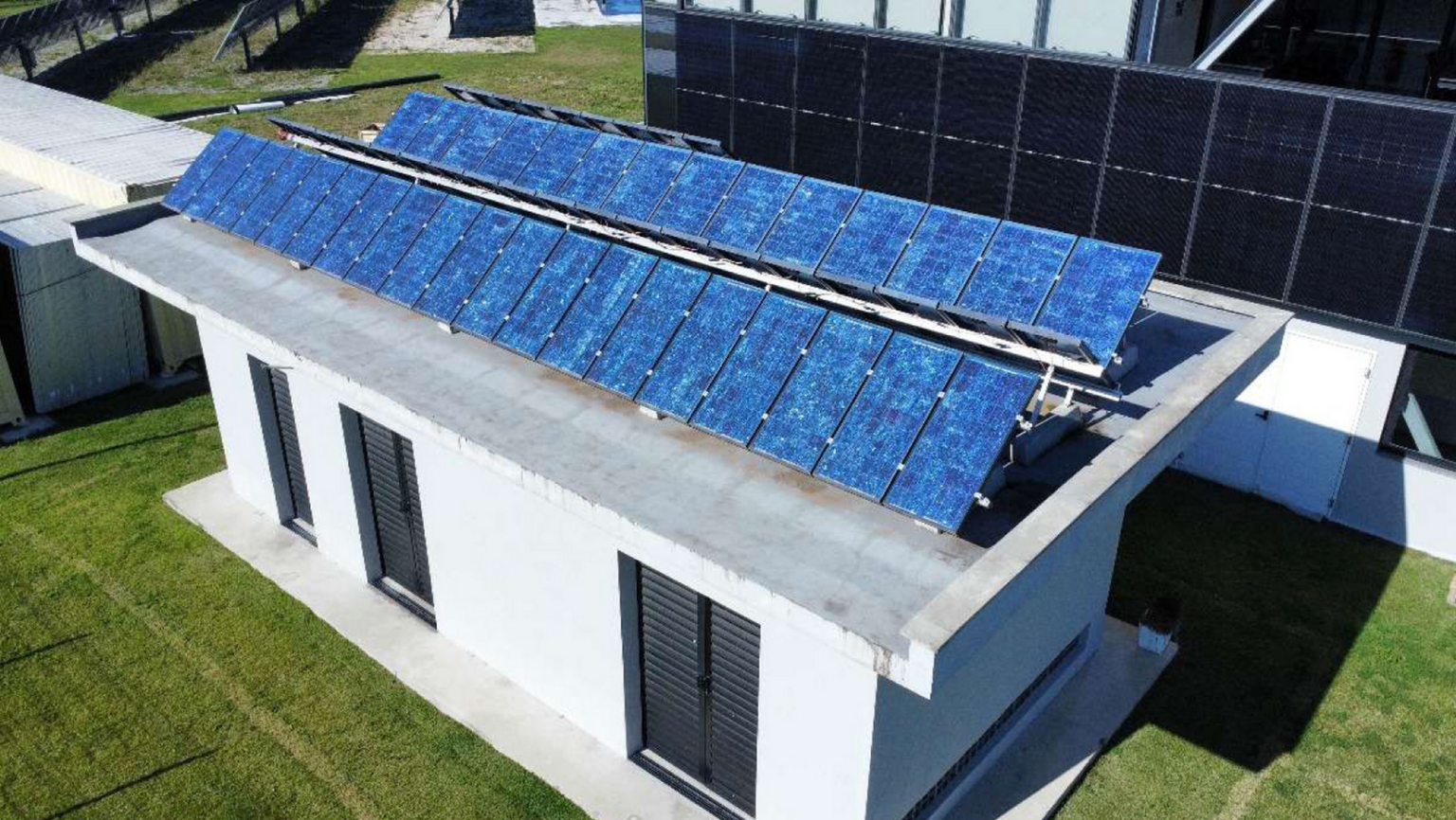 Solar repowering guide shows installers how to tap into the aging rooftop market