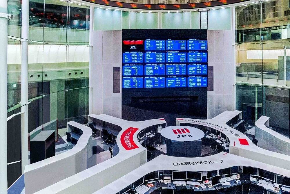 Tokyo Stocks Plunge 5 Percent as Chipmakers Lead Broad Regional Selloff