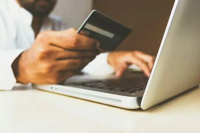 Varo Bank expands fee-free cash access through Kroger partnership